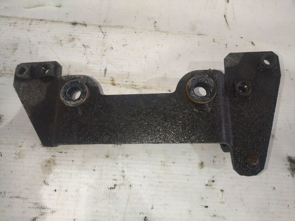 кронштейн проводки б/у - 2